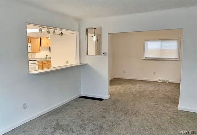 Photo - 9563 Oakland St