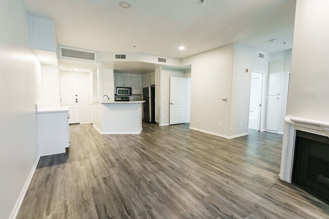 Photo - 114 North Doheny Drive