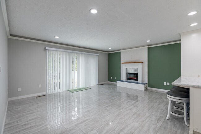 Photo - 29889 Riverview Dr