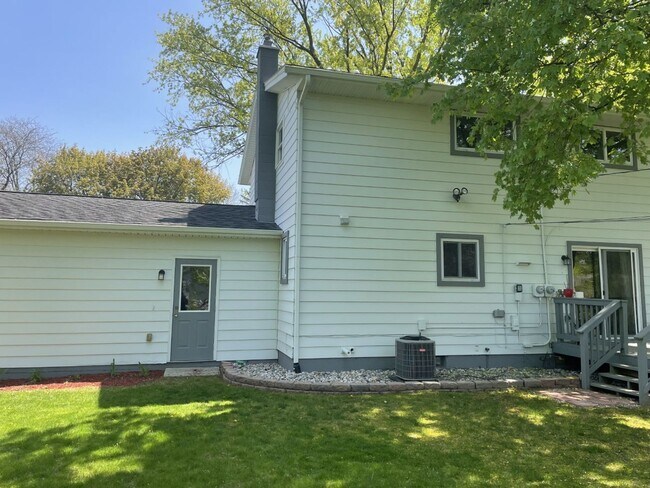 2868 Dayton Dr