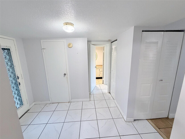 Photo - 1810 N Lauderdale Ave Unidad 2312