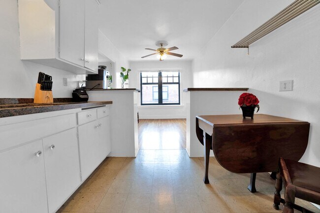 610 Summit Apartments
