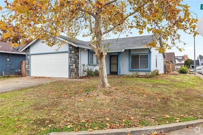 Building Photo - Welcome to this 3-bedroom, 2-bath home