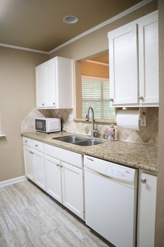 Photo - 940 S Pine St