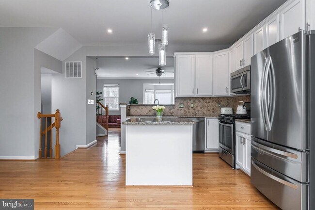 Photo - 2558 Banshire Dr