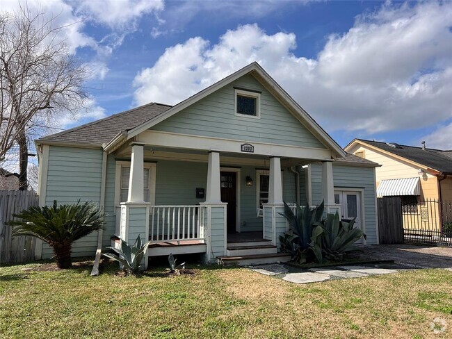 Building Photo - 1203 Walton St Rental