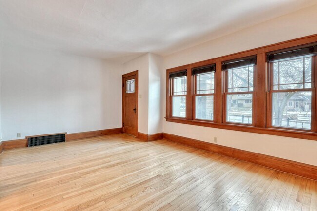 Photo - 5113 W Wisconsin Ave