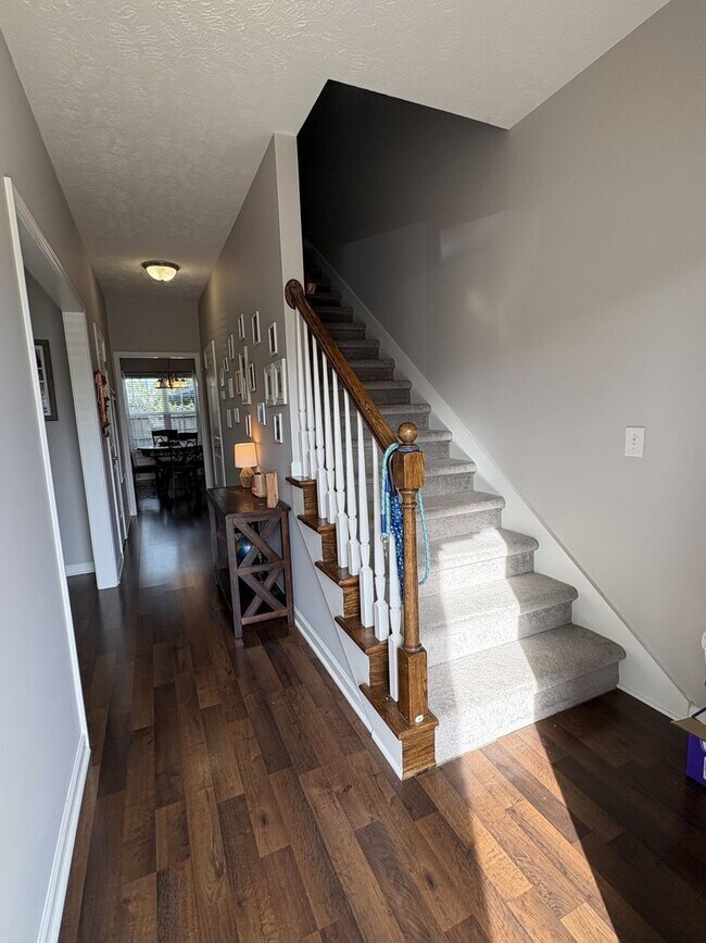 Photo - Upscale Townhome Near I-24