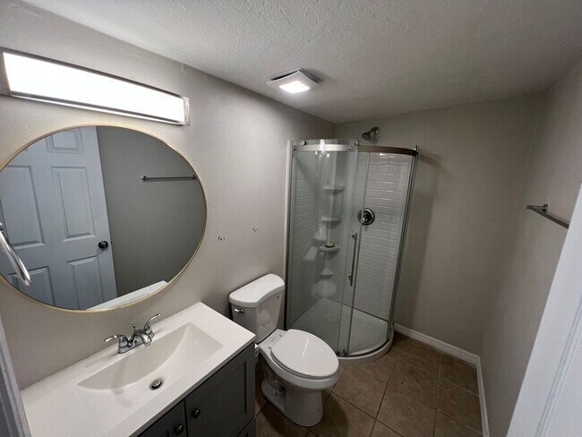 Photo - 809 W Warren St