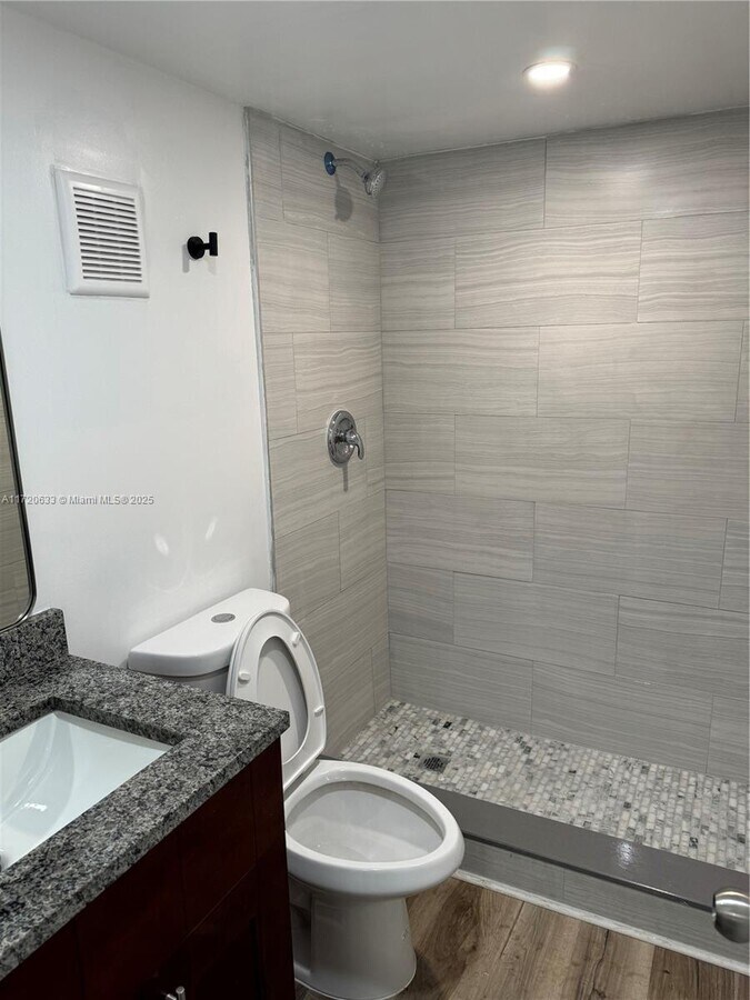 Photo - 708 SW 81st Ave Unidad 5B