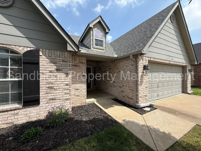Photo - For Lease | Broken Arrow | Available Now!