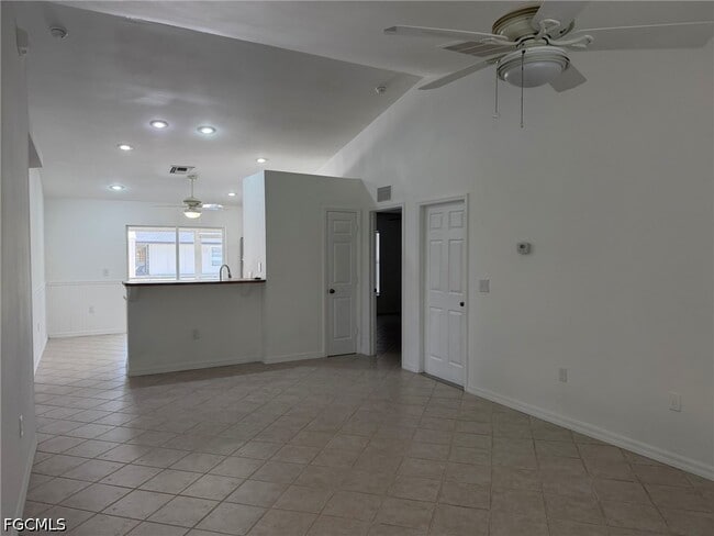Photo - 1424 NE 13th Pl