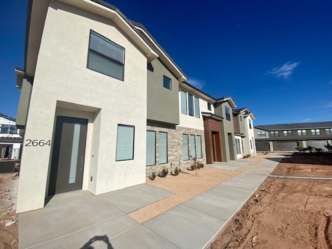 Photo - DARLING TOWNHOME FOR RENT!