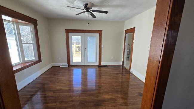 Photo - 2138 Memorial Ave SW