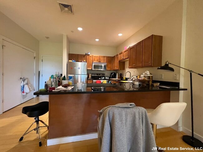 Building Photo - 99 Chestnut Hill Ave Unit 3