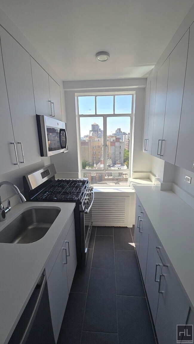 Photo - 5 AVENUE Unit 9E