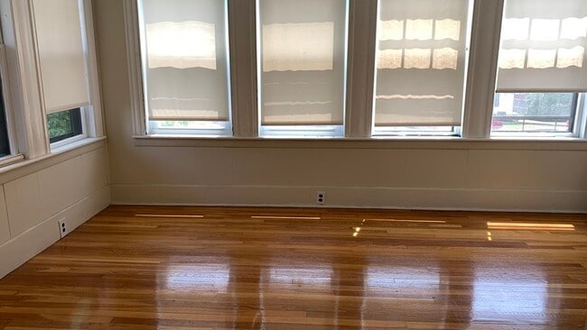 Photo - 529 Pleasant St Unit A