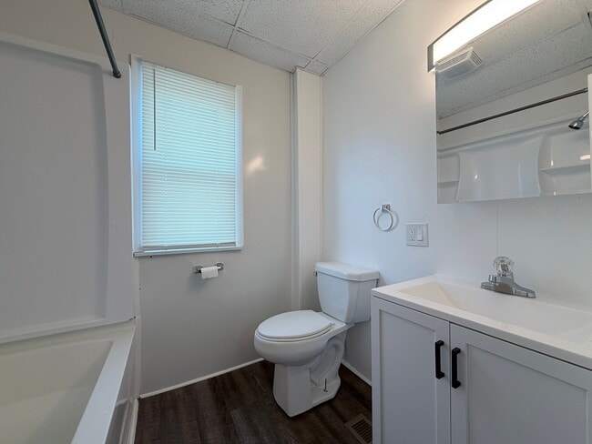 Photo - 116 W Woodland Ave