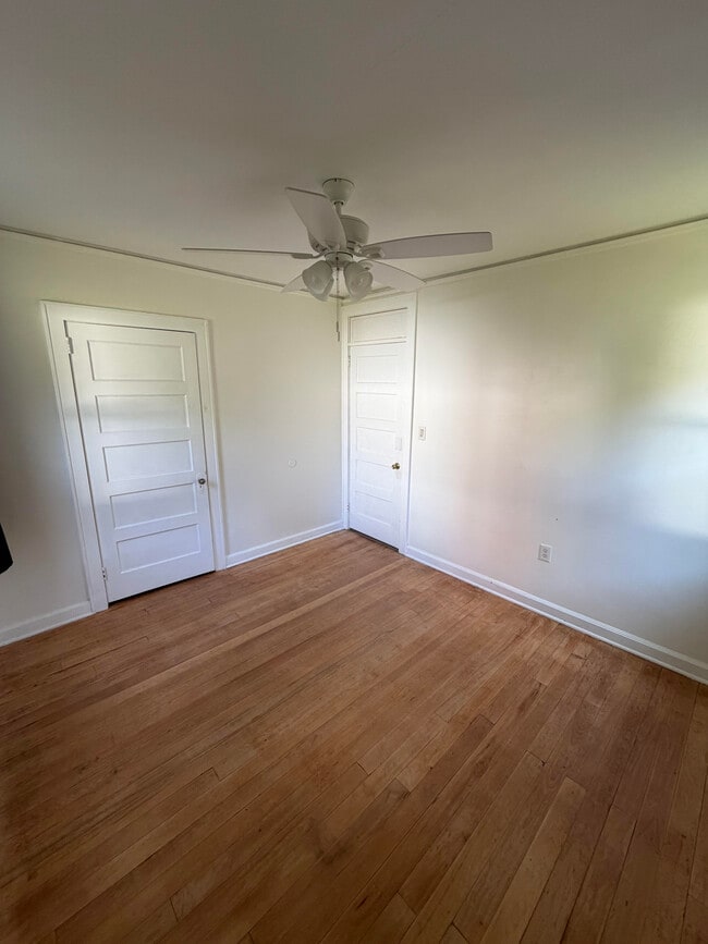 Photo - 202 Mayfield Dr