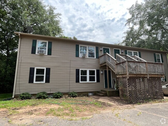 Building Photo - 2 Bedroom Lower Level Unit in Concord Rental