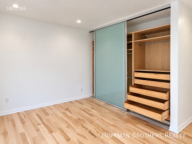 1146 N Clark St Unit 5