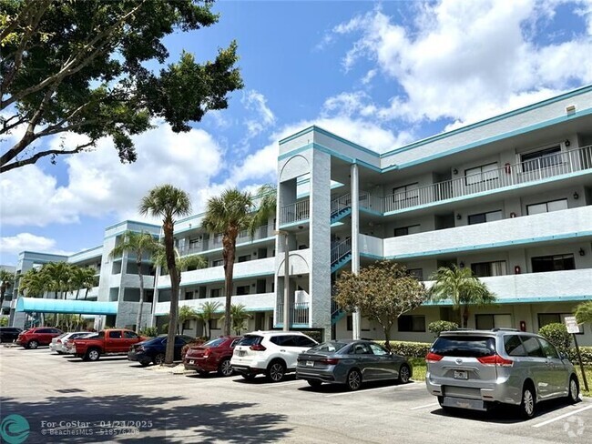 Building Photo - 4725 Lucerne Lakes Blvd Unit 312 Rental