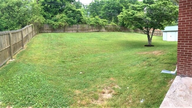 Photo - 310 College Park Dr