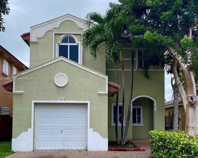 Building Photo - 1064 NE 41st Ave