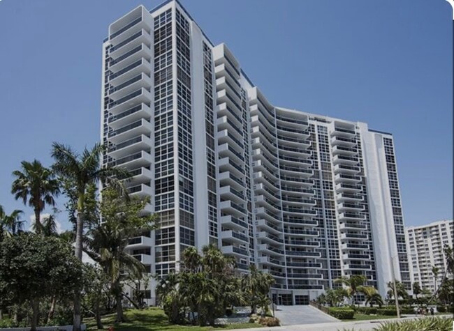 Building Photo - 2841 N Ocean Blvd Unit 403