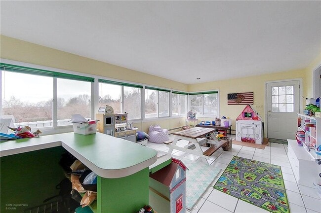 16 South Dr