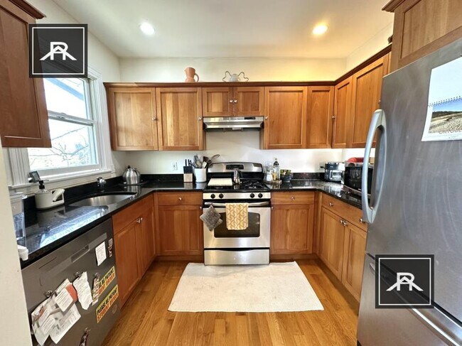 Building Photo - 2 bedroom in Brighton MA 02135 Unit 3 Rental