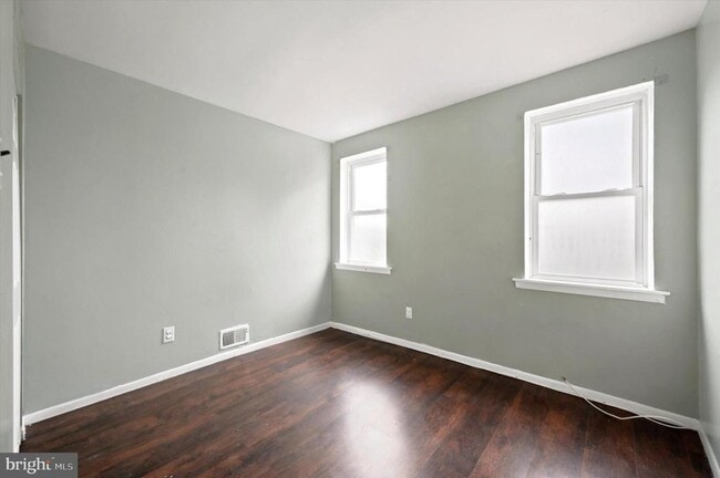Photo - 4815 Fairmount Ave