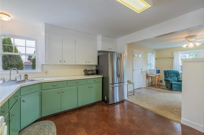 Photo - 27 Edgemont Rd