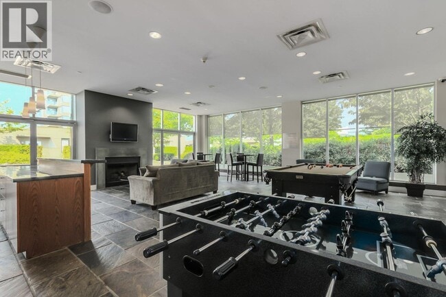 Photo - 6233 Katsura St