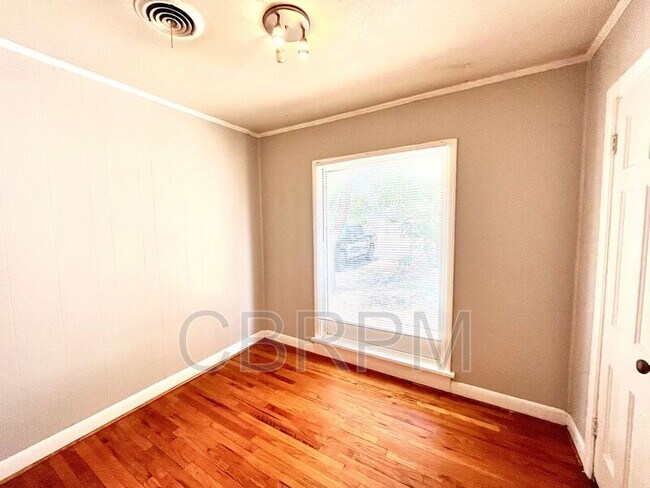 Photo - 2305 30th St