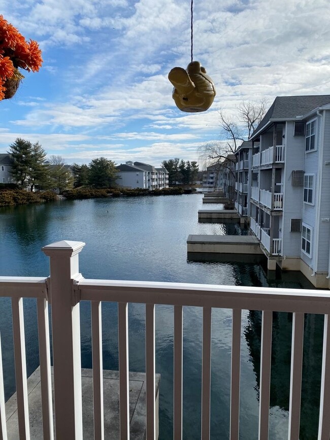 Building Photo - 1801 Waters Edge Dr