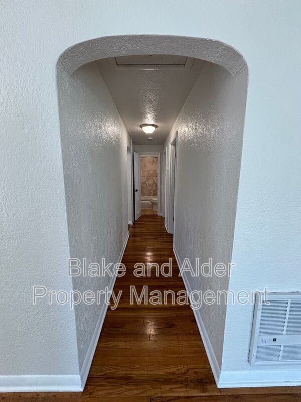 Photo - 656 Breys Ave NE