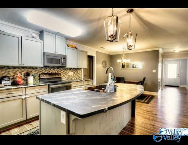 Photo - 246 Healey Dr House