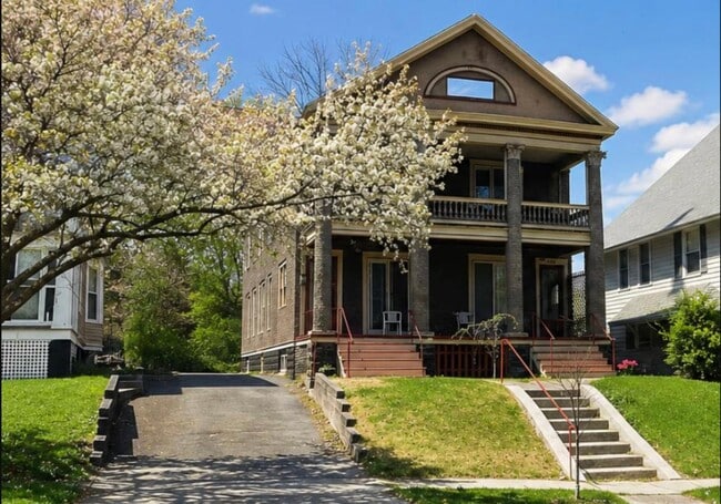 Photo - 814 Maryland Ave