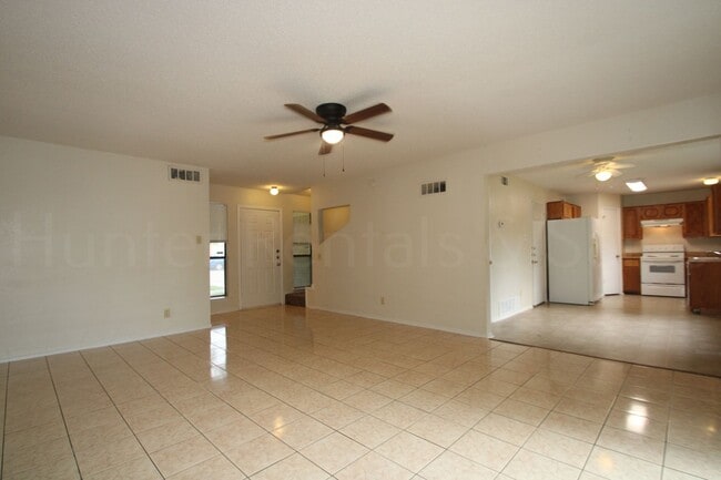 Photo - 1112 Goodhue Dr