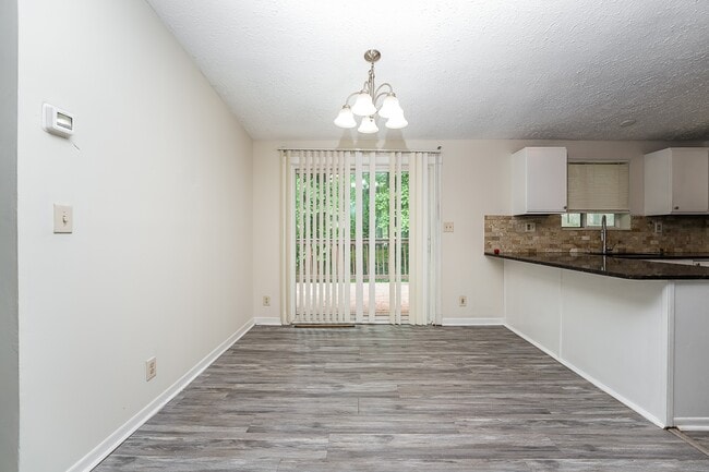 Photo - 4275 Bradley Dr SW