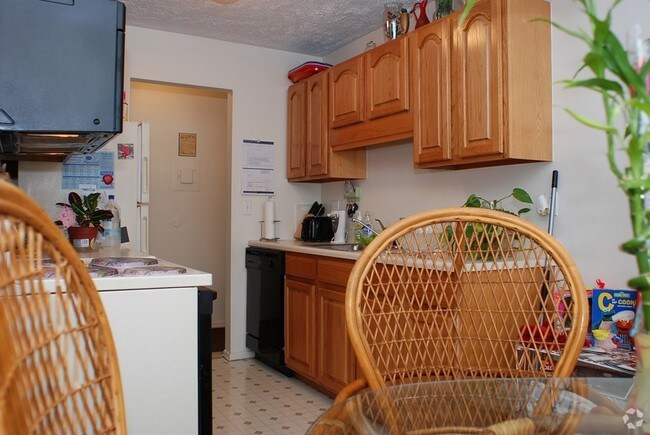 Photo - Hamlet Court Apartments