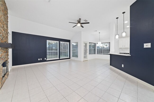 Photo - 3323 Shadowfern Dr