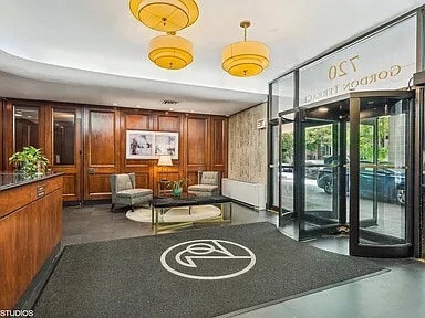 Photo - 720 W Gordon Terrace Unit 8j