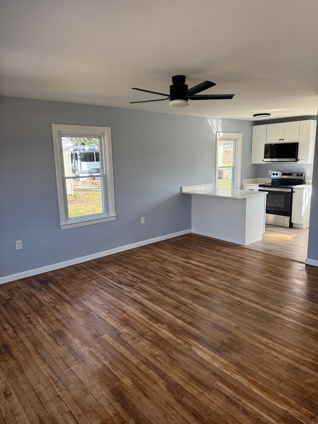 Photo - 1302 Hazel St