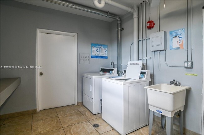 Photo - 1425 Atlantic Shores Blvd Unit 204