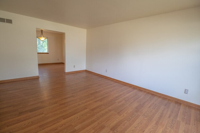 Photo - 42091 Greenwood Dr