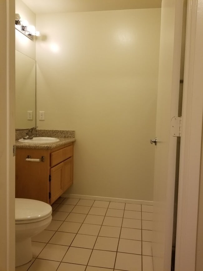 Photo - 600 Hosking Ave Unit 17C