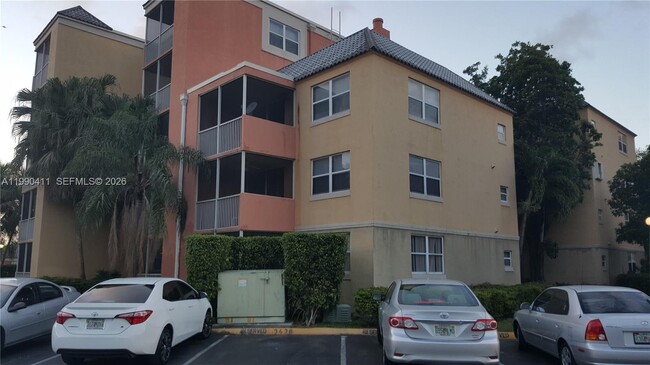 Building Photo - 8215 Lake Dr Unit 304