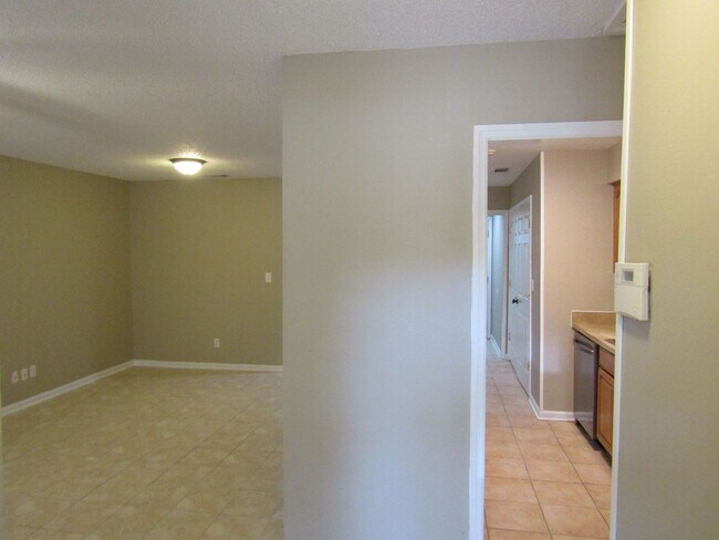 255 Garden Cir
